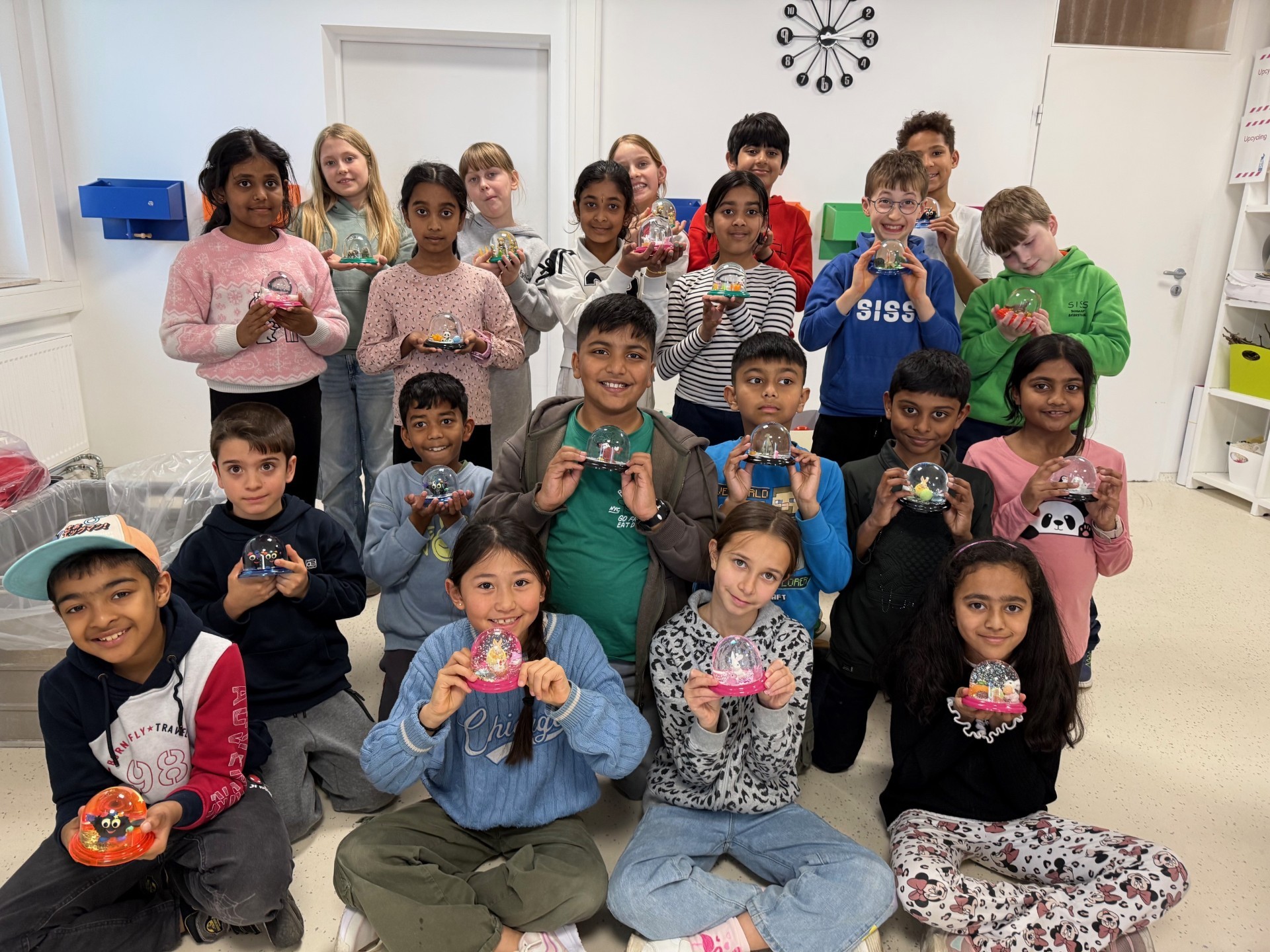 Group Photo Schneekugel